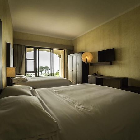 Hotel La Reunion Golf Resort And Residences Antigua Bagian luar foto