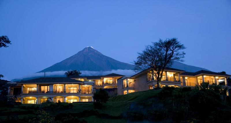 Hotel La Reunion Golf Resort And Residences Antigua Bagian luar foto
