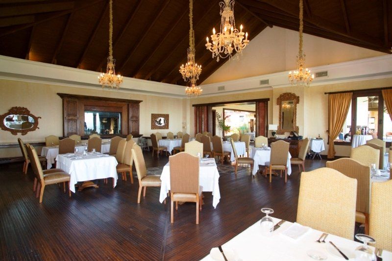 Hotel La Reunion Golf Resort And Residences Antigua Bagian luar foto