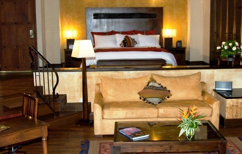 Hotel La Reunion Golf Resort And Residences Antigua Bagian luar foto